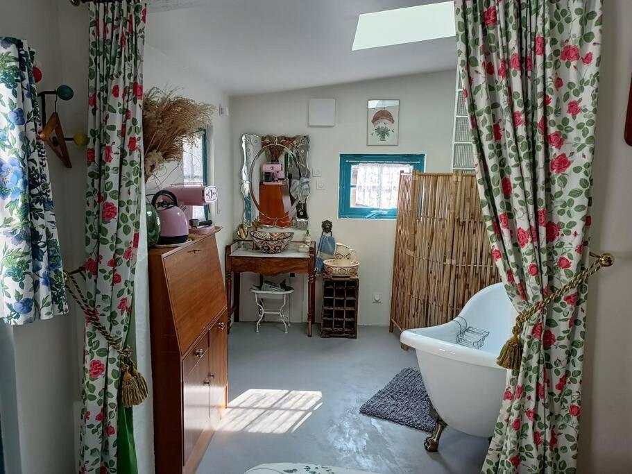 L'Atelier-Chambrette Dans Le Jardin Avec Salle De Bains, Sans Cuisine Trôo エクステリア 写真